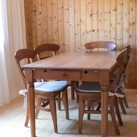 בקתה - Gut Eingerichtetes Haus שארניץ