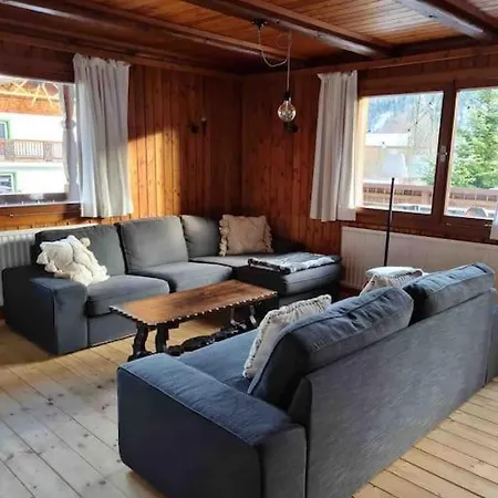 - Gut Eingerichtetes Haus בקתה