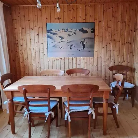 - Gut Eingerichtetes Haus Scharnitz