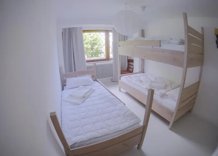 - Gut Eingerichtetes Haus 木屋 斯卡尔尼茨