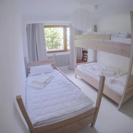 - Gut Eingerichtetes Haus Alpesi faház Scharnitz